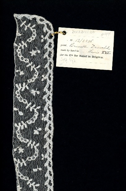 BEAUTIFUL 1920s Vintage Bobbin Lace Linen Doily,Beautifully - Ruby